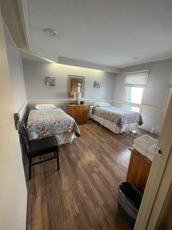 Laura'S Lodge Saskatoon Exterior photo