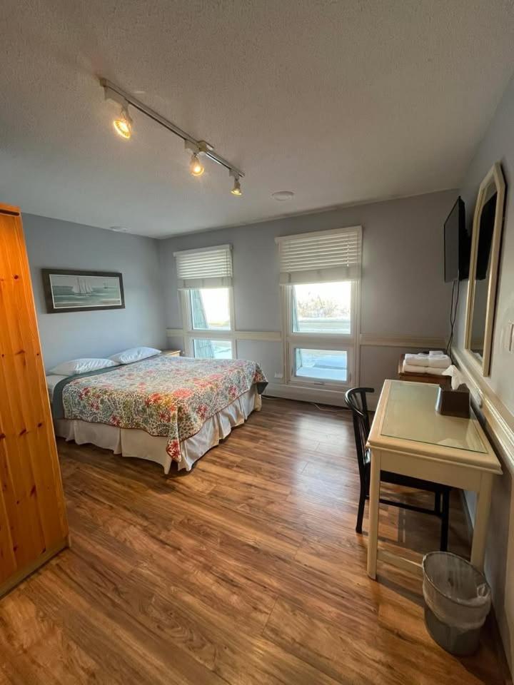 Laura'S Lodge Saskatoon Exterior photo